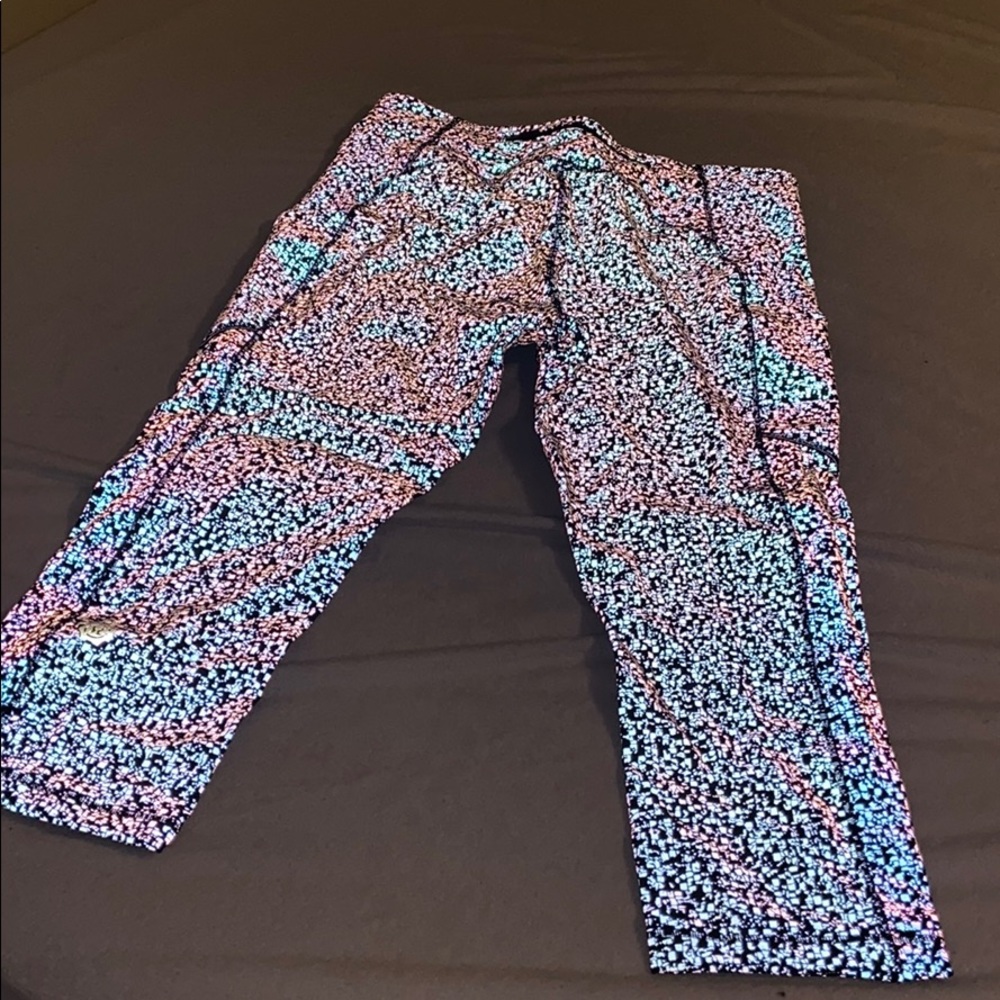 Lululemon - Picture 3 of 4